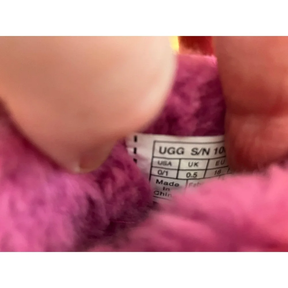UGG Jesse Bow II Baby Boots Hot Pink Suede Sheepskin Size 0/1